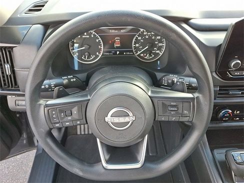 Used 2024 Nissan Pathfinder S image 22