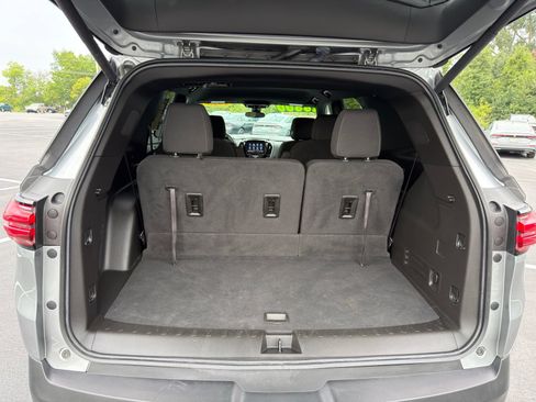 Used 2023 Chevrolet Traverse LT FWD image 30