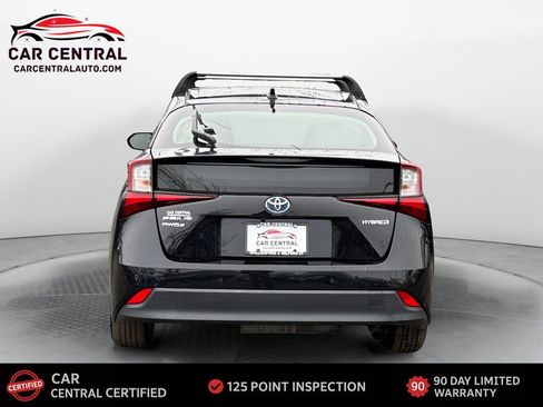 Used 2020 Toyota Prius LE image 4