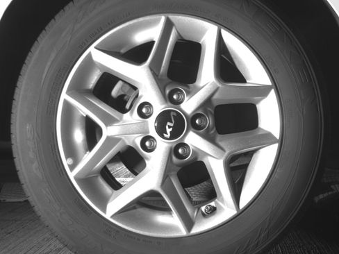 Used 2025 Kia Soul LX w/ LX Technology Package image 15