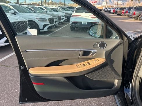 Used 2025 Hyundai Sonata Limited image 11