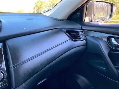 Used 2019 Nissan Rogue SL image 32