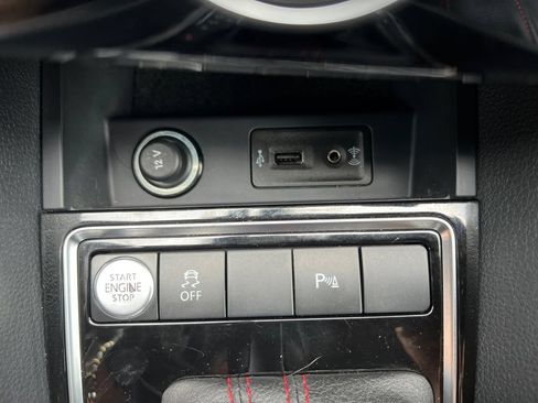 Used 2017 Volkswagen Jetta GLI FWD image 6