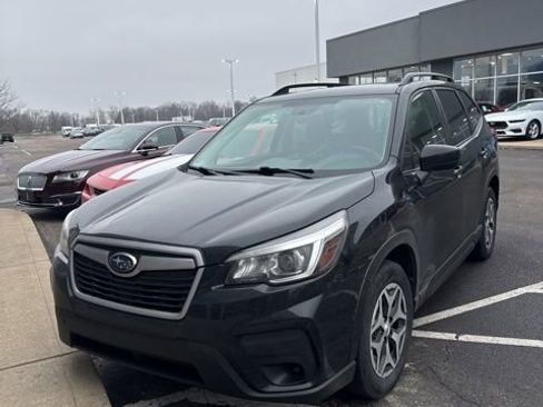 Used 2020 Subaru Forester Premium image 2