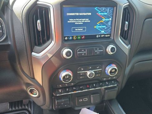 Used 2021 GMC Sierra 2500 Denali w/ Denali Black Diamond Edition AWD/4WD image 15