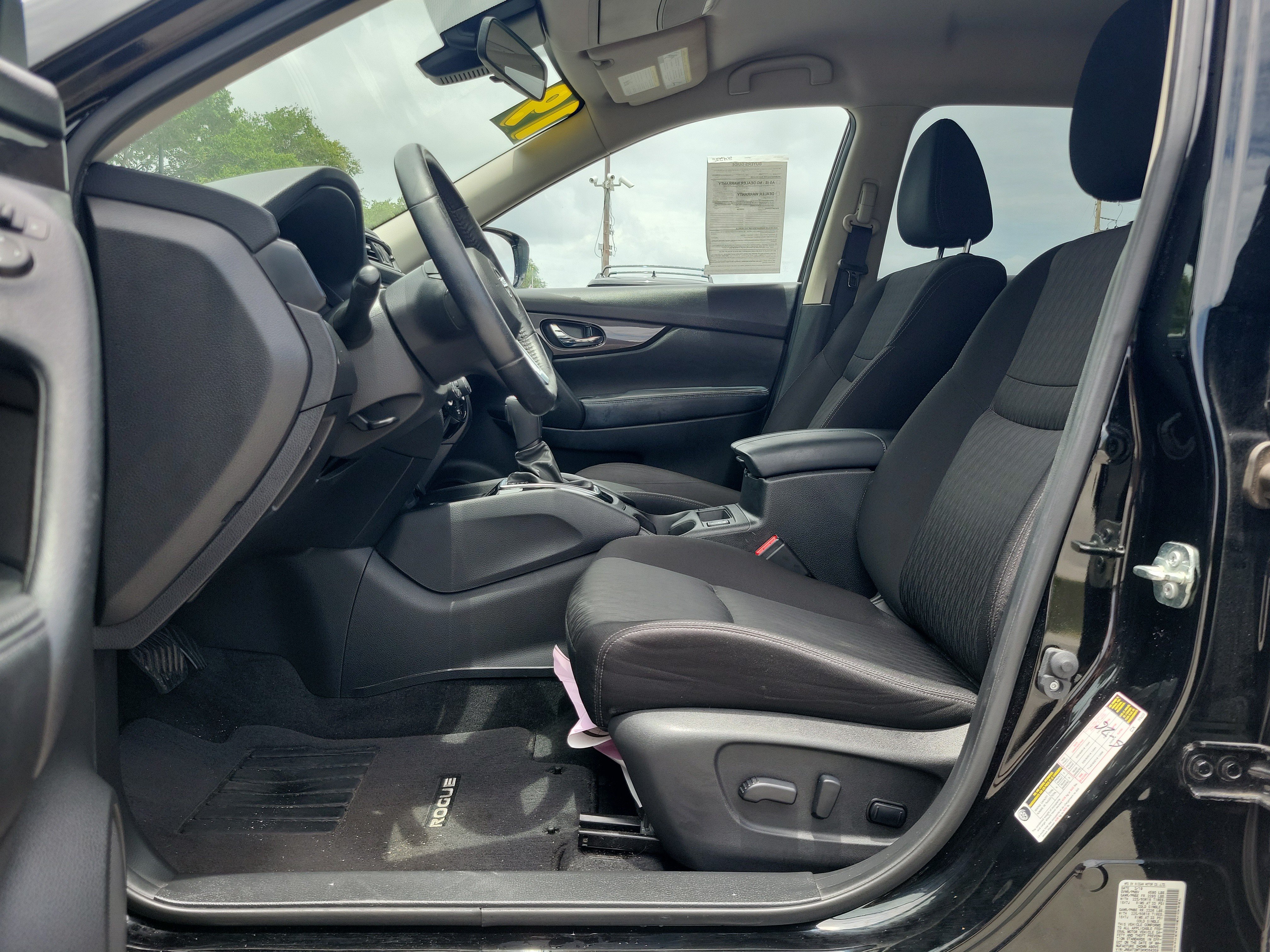 Used 2019 Nissan Rogue SV w/ Premium Package FWD image 13