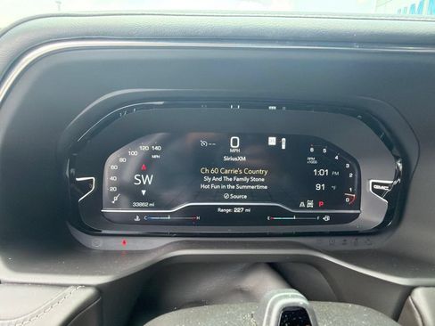 Used 2023 GMC Yukon XL Denali Ultimate AWD/4WD image 13
