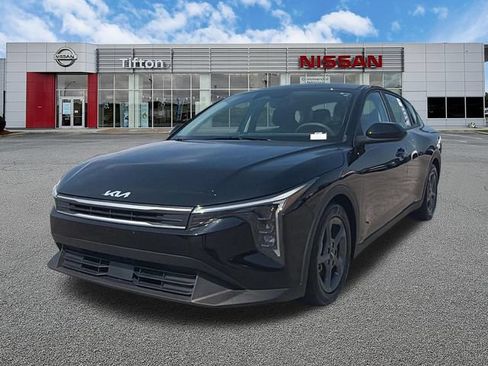 Used 2025 Kia K4 FWD image 3