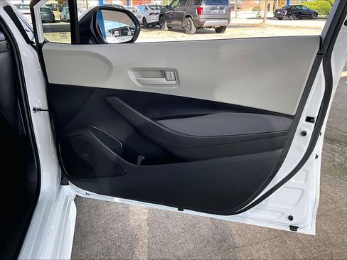 Used 2022 Toyota Corolla LE image 22