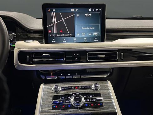 Used 2022 Lincoln Aviator Black Label Grand Touring w/ Class IV Trailer Tow Package AWD/4WD image 13