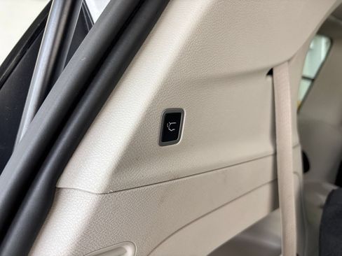 Used 2024 Chrysler Voyager LX FWD image 23