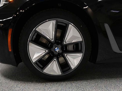 Used 2025 BMW i4 eDrive40 w/ Parking Assistance Package image 5