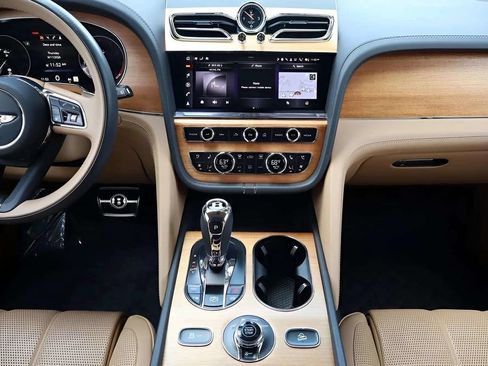 Used 2023 Bentley Bentayga Extended Wheelbase AWD/4WD image 12