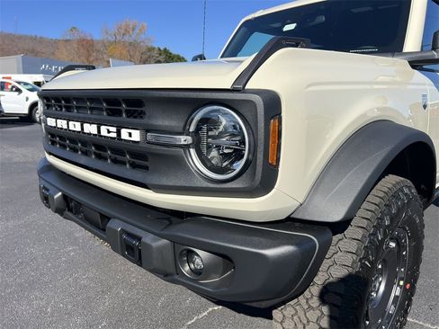 New 2025 Ford Bronco Big Bend w/ Black Diamond Package image 10