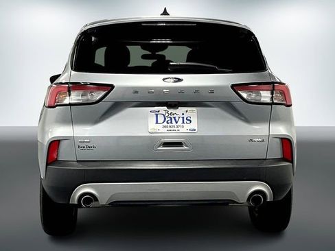 Used 2022 Ford Escape SE image 6