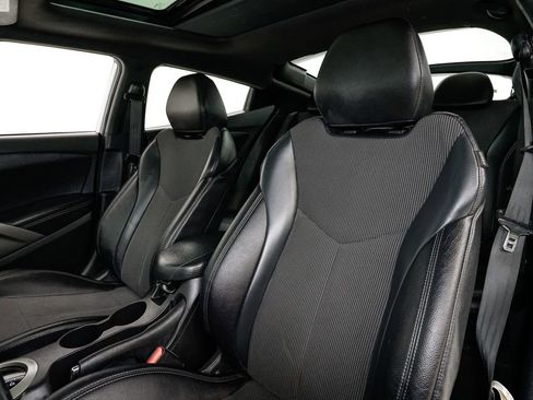 Used 2016 Hyundai Veloster w/ Option Group 02 image 9