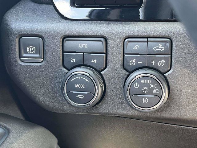 Used 2022 Chevrolet Silverado 1500 LTZ w/ LTZ Premium Package AWD/4WD image 33