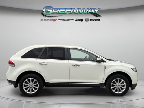 Used 2013 Lincoln MKX FWD image 5
