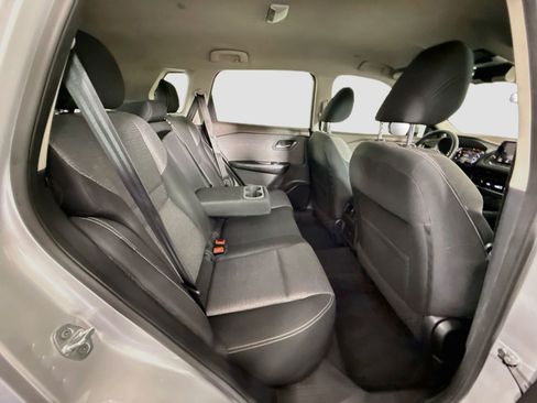 Used 2022 Nissan Rogue SV FWD image 27