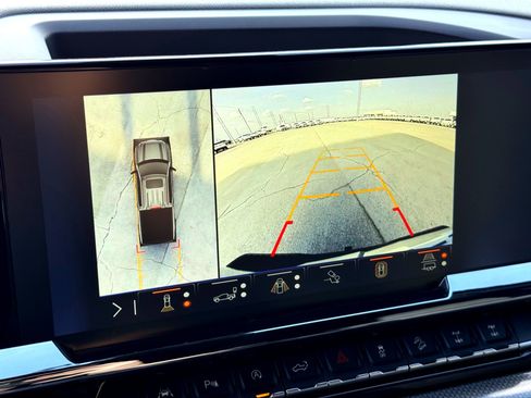 Used 2024 Chevrolet Silverado 1500 ZR2 w/ Technology Package image 32