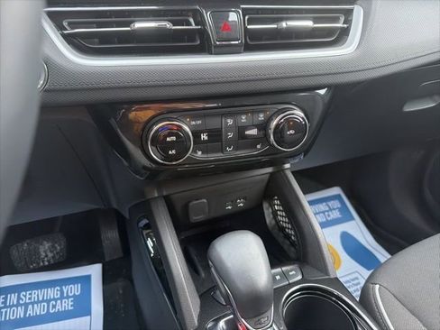 Used 2025 Chevrolet TrailBlazer LT w/ Convenience Package image 26