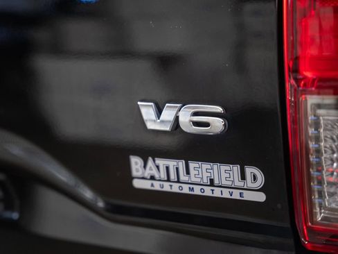 Used 2016 Toyota Tacoma TRD Off-Road w/ Towing Package image 9