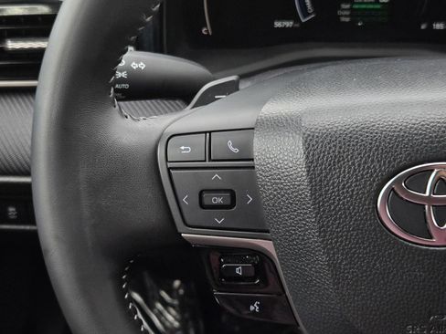 Used 2025 Toyota Camry SE w/ Multimedia Upgrade Package FWD image 21