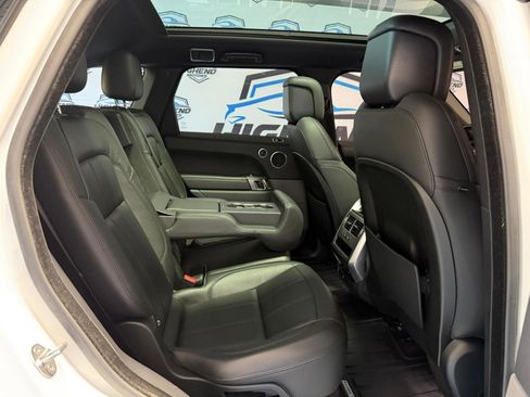 Used 2018 Land Rover Range Rover Sport SE image 24