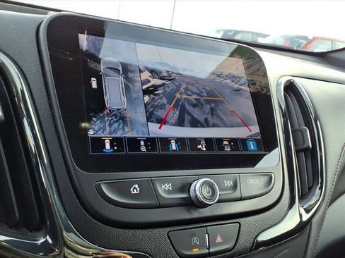 Used 2022 Chevrolet Equinox RS w/ RS Leather Package image 13