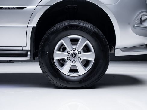 Used 2022 Mercedes-Benz Sprinter 144 Cargo image 39