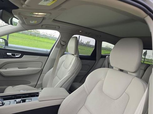 Used 2026 Volvo XC60 B5 Ultra AWD/4WD image 6