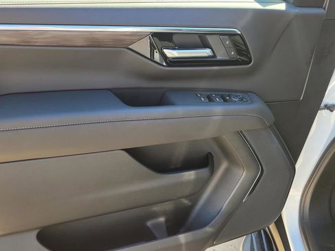 New 2026 Chevrolet Tahoe LS image 13