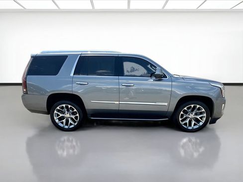 Used 2019 Cadillac Escalade Luxury AWD/4WD image 5