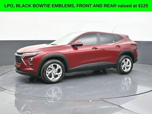 Used 2024 Chevrolet Trax LS w/ LS Convenience Package image 7