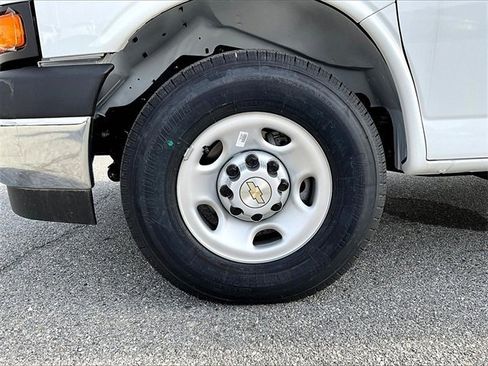 New 2025 Chevrolet Express 3500 w/ Power Convenience Package image 7