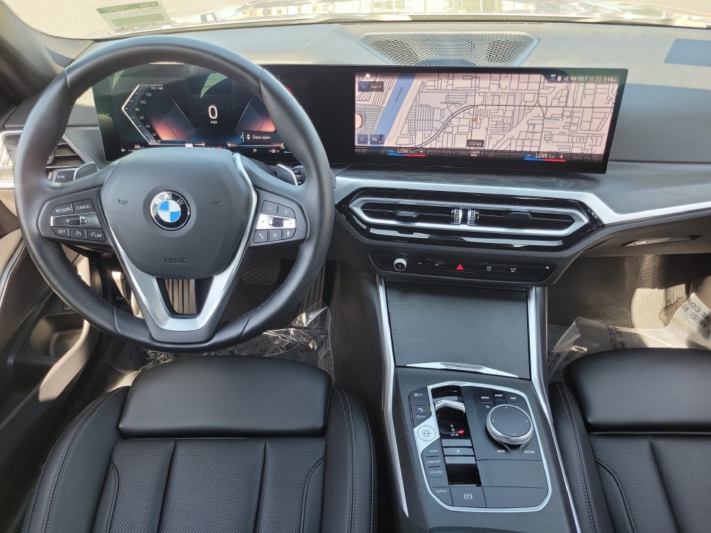 Used 2023 BMW 330i Sedan w/ Driving Assistance Package RWD image 4