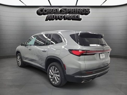 Used 2025 Buick Enclave Preferred FWD image 4