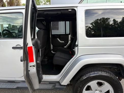 Used 2012 Jeep Wrangler Unlimited Sahara w/ Connectivity Group AWD/4WD image 18