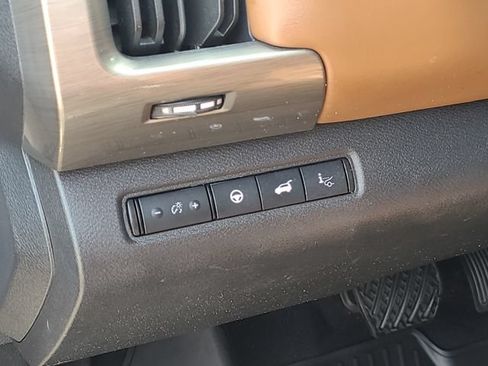 Used 2023 Nissan Pathfinder Platinum AWD/4WD image 15