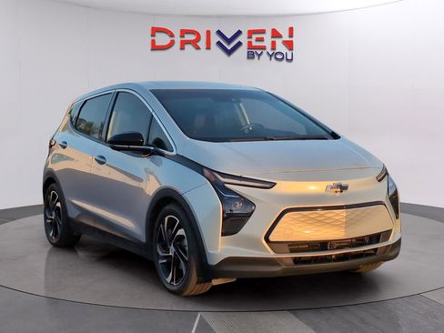 Used 2022 Chevrolet Bolt LT w/ Infotainment Package image 7