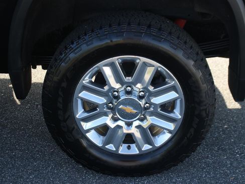 Used 2025 Chevrolet Silverado 2500 High Country w/ Technology Package AWD/4WD image 42