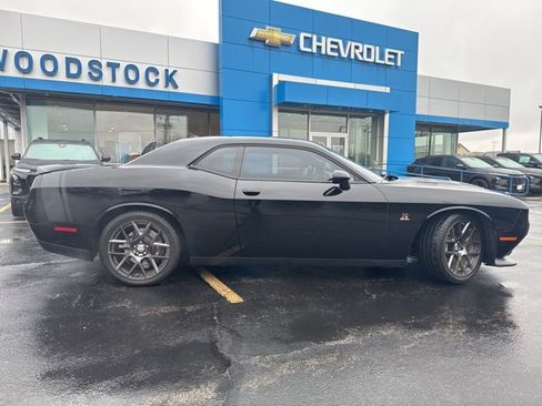 Used 2016 Dodge Challenger R/T Scat Pack w/ Leather Interior Group image 2