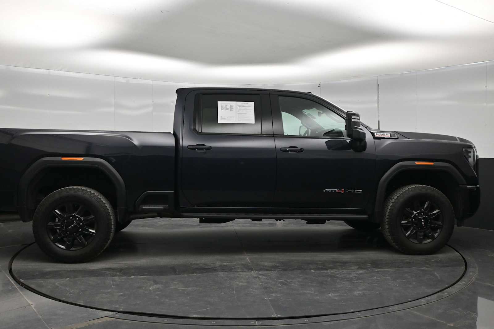 Used 2024 GMC Sierra 2500 AT4 w/ AT4 Premium Plus Package AWD/4WD image 8