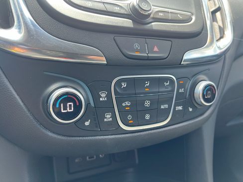 Used 2024 Chevrolet Equinox LT w/ Driver Convenience Package AWD/4WD image 27