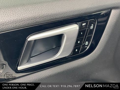 Used 2020 Porsche Cayenne S image 20