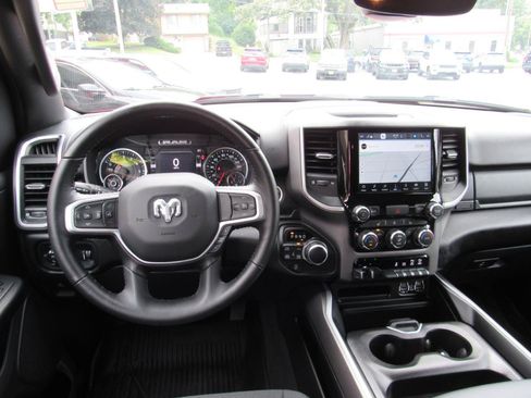 Used 2022 RAM 1500 Big Horn AWD/4WD image 5