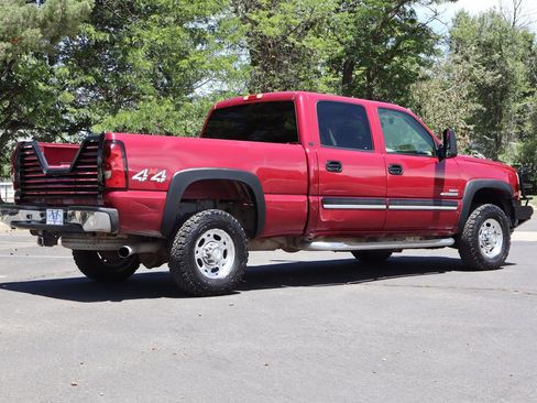 Used 2006 Chevrolet Silverado 2500 LT w/ Onstar Plus Package AWD/4WD image 5