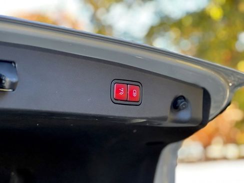 Used 2016 Mercedes-Benz E 350 4MATIC Sedan image 44