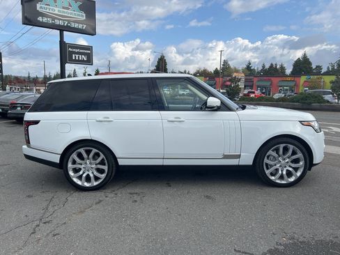 Used 2016 Land Rover Range Rover HSE image 10