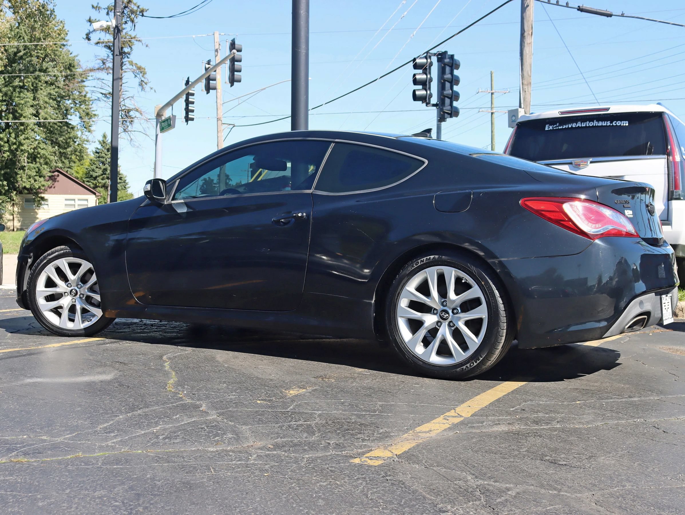 Used 2014 Hyundai Genesis 3.8 RWD image 10